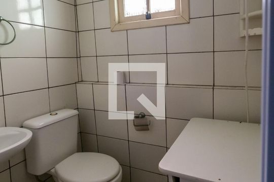 Banheiro de serviço de casa para alugar com 2 quartos, 120m² em Hípica, Porto Alegre