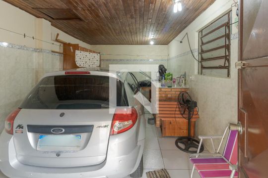 Garagem de casa à venda com 3 quartos, 300m² em Jardim Itu, Porto Alegre