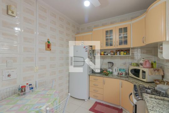 Cozinha de casa à venda com 3 quartos, 300m² em Jardim Itu, Porto Alegre