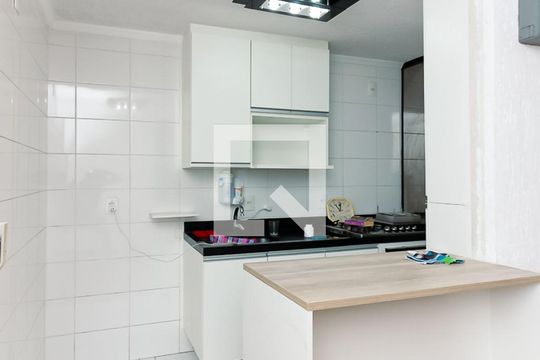 Cozinha de apartamento à venda com 2 quartos, 56m² em Vila Amélia, São Paulo