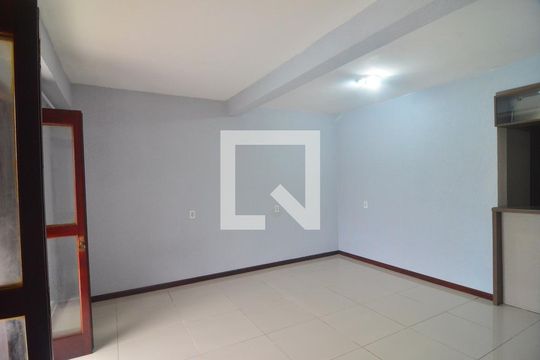 Casa à venda com 3 quartos, 264m² em Rio Branco, Canoas