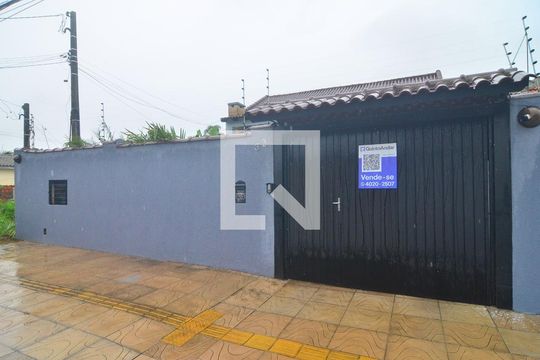 Fachada de casa à venda com 3 quartos, 264m² em Rio Branco, Canoas