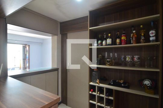 Sala de casa à venda com 3 quartos, 264m² em Rio Branco, Canoas