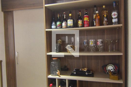 Sala de casa à venda com 3 quartos, 264m² em Rio Branco, Canoas