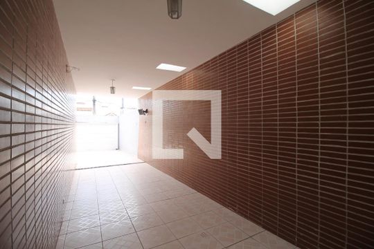 Garagem de casa à venda com 6 quartos, 400m² em Engenheiro Goulart, São Paulo