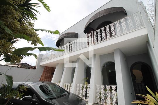Entrada de casa à venda com 6 quartos, 400m² em Engenheiro Goulart, São Paulo