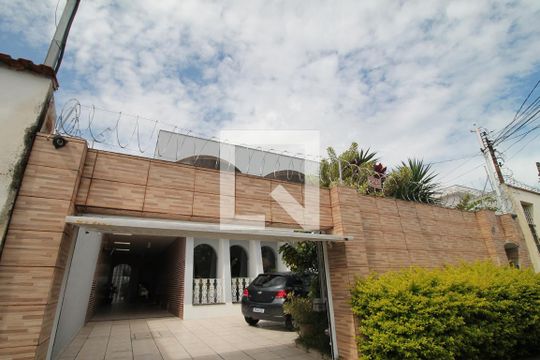 Fachada de casa à venda com 6 quartos, 400m² em Engenheiro Goulart, São Paulo