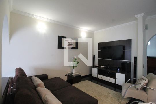 Casa à venda com 6 quartos, 400m² em Engenheiro Goulart, São Paulo