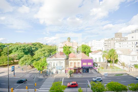 Vista do prédio de apartamento para alugar com 3 quartos, 138m² em Farroupilha, Porto Alegre