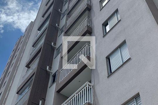 Fachada de apartamento para alugar com 2 quartos, 65m² em Vila Paiva, São Paulo