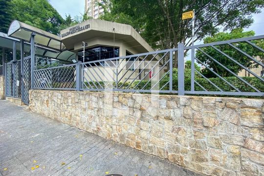 Fachada do Condomínio de apartamento para alugar com 2 quartos, 85m² em Vila Sofia, São Paulo