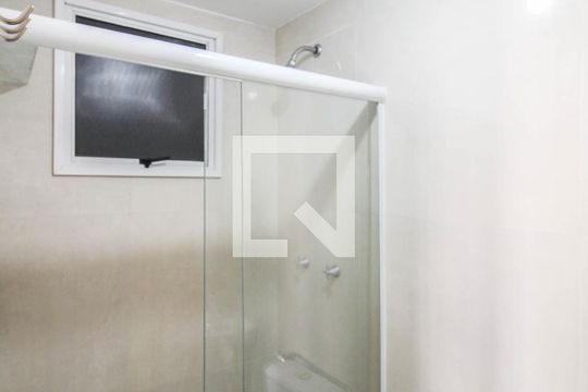 Banheiro de apartamento para alugar com 2 quartos, 46m² em Centro, Belford Roxo