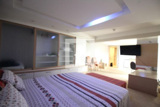 Quarto de apartamento à venda com 1 quarto, 160m² em Independência, Porto Alegre
