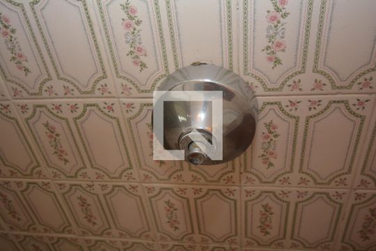 Banheiro de apartamento à venda com 2 quartos, 58m² em Váz Lobo, Rio de Janeiro