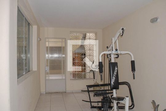 Academia de casa para alugar com 5 quartos, 398m² em Jardim da Gloria, São Paulo