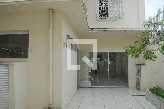 Quintal de casa para alugar com 5 quartos, 398m² em Jardim da Gloria, São Paulo