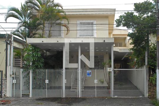 Fachada de casa para alugar com 5 quartos, 398m² em Jardim da Gloria, São Paulo