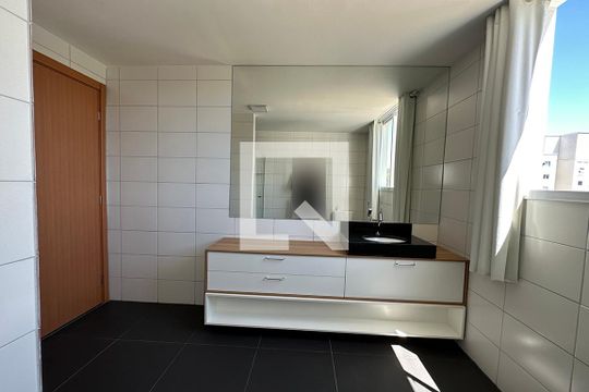 Banheiro Social de apartamento à venda com 1 quarto, 51m² em Vila Rosa, Novo Hamburgo