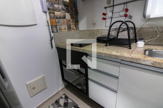 Cozinha de apartamento para alugar com 1 quarto, 41m² em Brooklin, São Paulo
