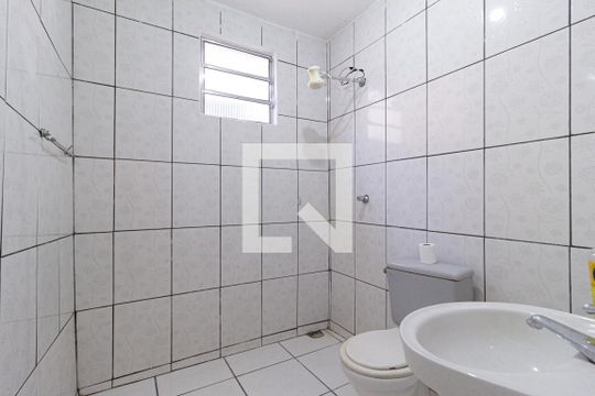 Banheiro de casa para alugar com 2 quartos, 100m² em Jardim Roberto, Osasco