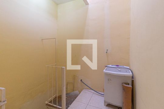 Área de serviço de casa para alugar com 2 quartos, 100m² em Jardim Roberto, Osasco