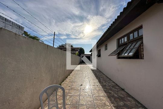Área Externa de casa para alugar com 3 quartos, 120m² em Scharlau, São Leopoldo