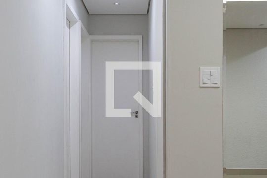 Corredor de apartamento à venda com 3 quartos, 69m² em Vila das Mercês, São Paulo