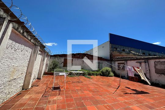 Área Externa de casa à venda com 3 quartos, 120m² em Liberdade, Novo Hamburgo