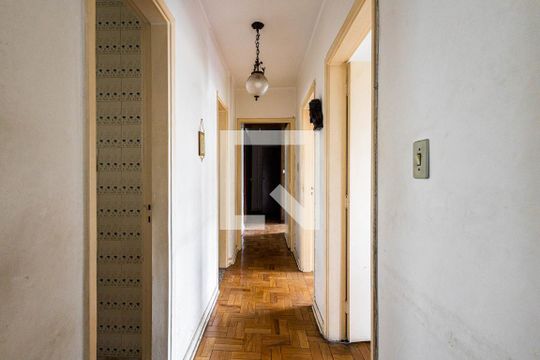 Corredor de apartamento para alugar com 3 quartos, 130m² em Vila Mariana, São Paulo