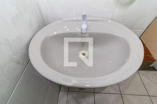 Banheiro - torneira de casa para alugar com 1 quarto, 45m² em Cidade Líder, São Paulo