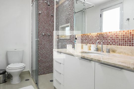 Banheiro de apartamento à venda com 1 quarto, 40m² em Brooklin Paulista, São Paulo