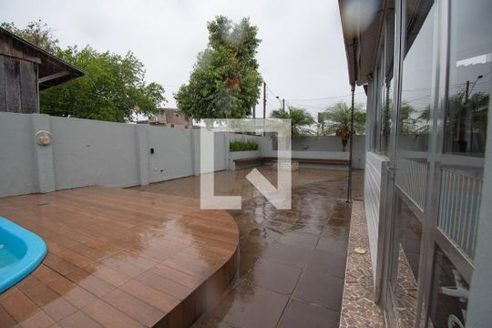 pátio de casa para alugar com 2 quartos, 75m² em Santos Dumont, São Leopoldo