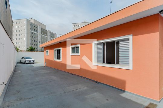 Quintal  de casa à venda com 3 quartos, 261m² em Vila Bremen, Guarulhos