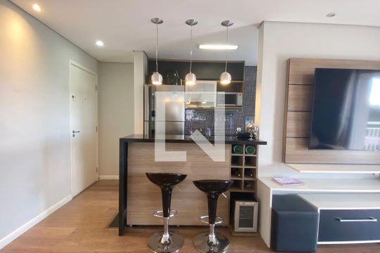 Cozinha de apartamento à venda com 2 quartos, 69m² em Jardim Iracema, Barueri