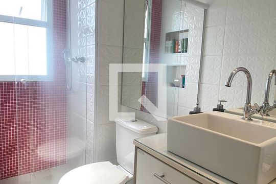 Banheiro da Suíte 1 de apartamento à venda com 2 quartos, 69m² em Jardim Iracema, Barueri