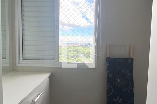 Closet da suíte 1 de apartamento à venda com 2 quartos, 69m² em Jardim Iracema, Barueri
