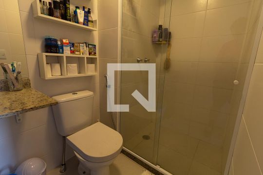Banheiro de apartamento para alugar com 2 quartos, 55m² em Todos Os Santos, Rio de Janeiro