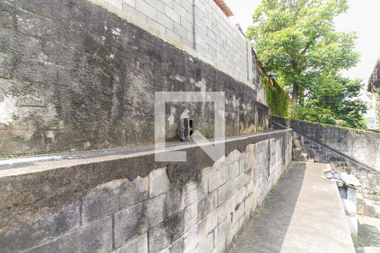 Quintal de casa à venda com 3 quartos, 80m² em Vila Praia, São Paulo