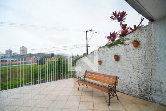 Varanda de casa à venda com 3 quartos, 200m² em Primavera, Novo Hamburgo