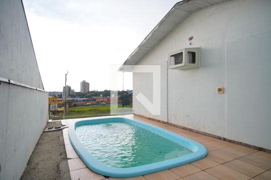 Piscina de casa à venda com 3 quartos, 200m² em Primavera, Novo Hamburgo