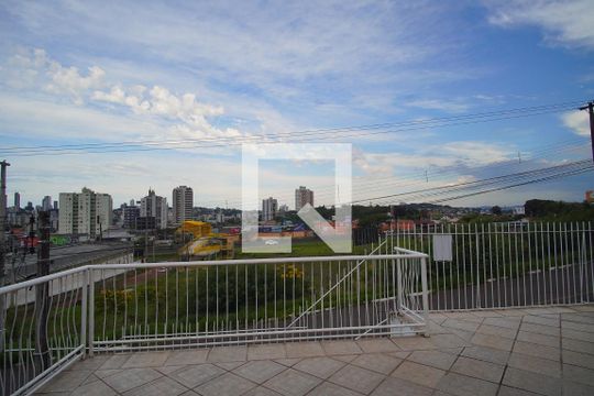 Sala - Varanda de casa à venda com 3 quartos, 200m² em Primavera, Novo Hamburgo