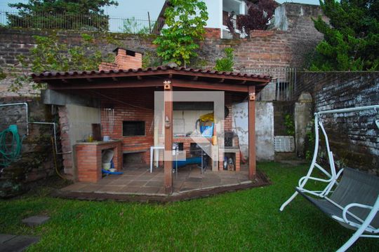 Quintal de casa à venda com 3 quartos, 200m² em Primavera, Novo Hamburgo