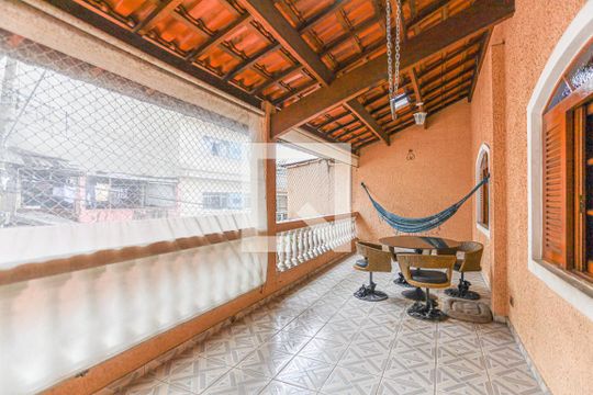 Sacada de casa à venda com 4 quartos, 435m² em Helena Maria, Osasco