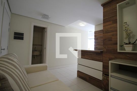 Sala de TV de apartamento para alugar com 1 quarto, 59m² em Independência, Porto Alegre