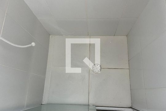 Banheiro de apartamento para alugar com 2 quartos, 42m² em Água Branca, São Paulo