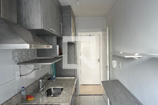 Cozinha de apartamento para alugar com 2 quartos, 42m² em Água Branca, São Paulo