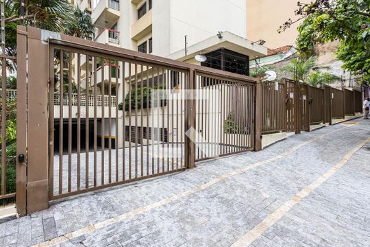 Fachada de apartamento à venda com 3 quartos, 86m² em Pinheiros, São Paulo