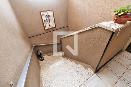 Escada de casa para alugar com 3 quartos, 170m² em Sítio do Mandaqui, São Paulo
