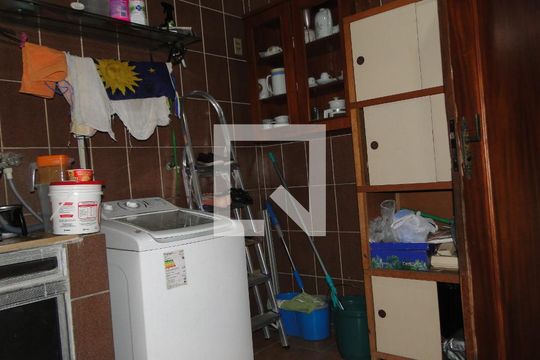 LAVANDERIA de casa à venda com 5 quartos, 500m² em Vila Joaquim Inácio, Campinas
