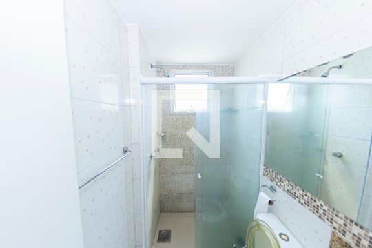 Banheiro de apartamento para alugar com 2 quartos, 55m² em Jardim Sulacap, Rio de Janeiro